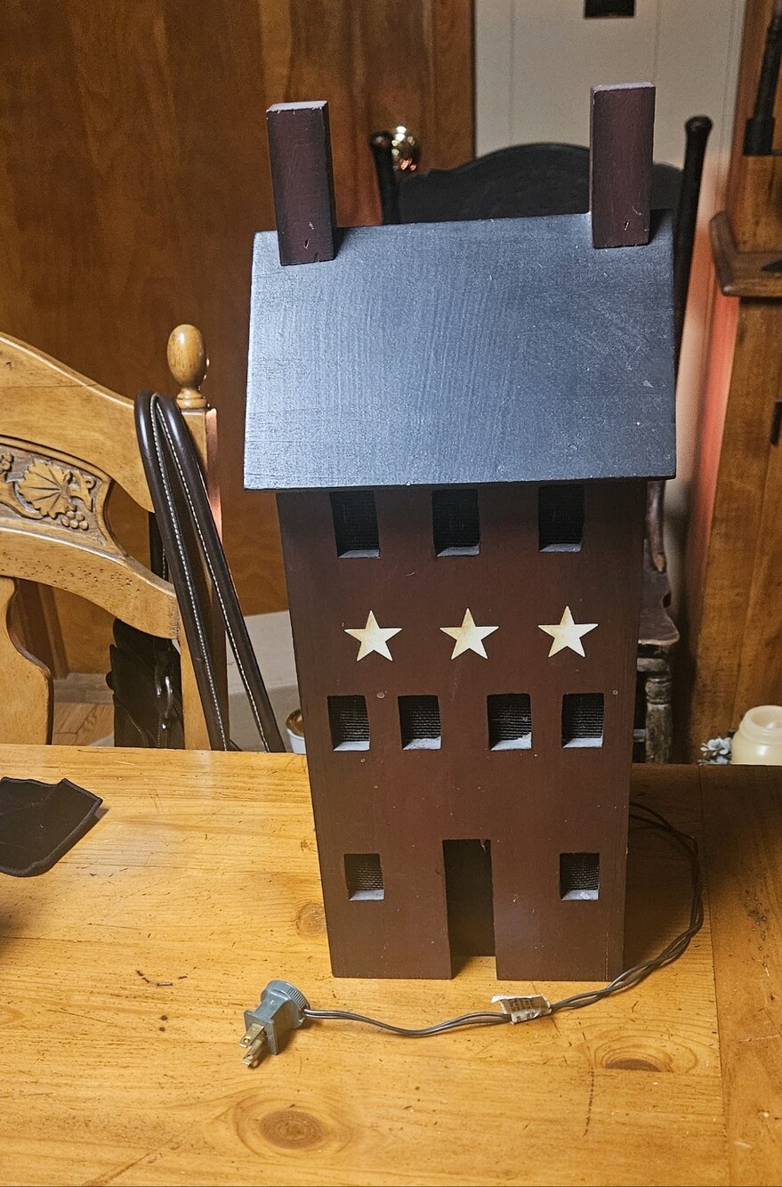Rustic Star Accent Wooden House Lamp - Brown & Black